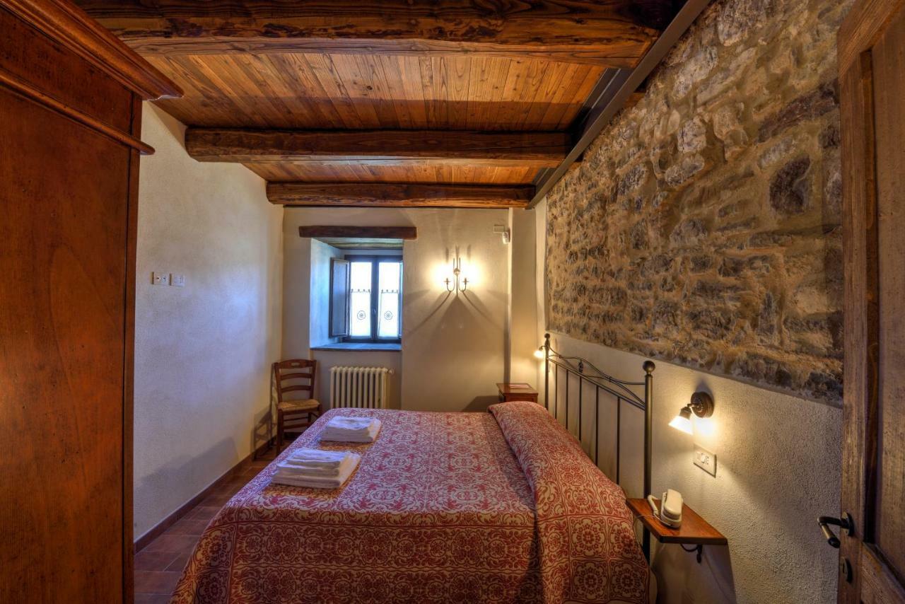 Borgotufi Albergo Diffuso Castel del Giudice Exterior foto
